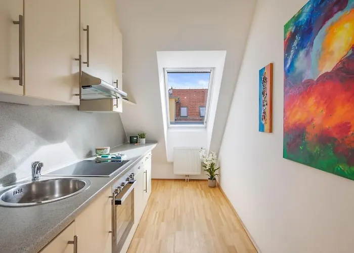 Luxury Loft View - 4 Bedrooms - Gym - Near Centre - Schoenbrunn - Book Parking With Us *