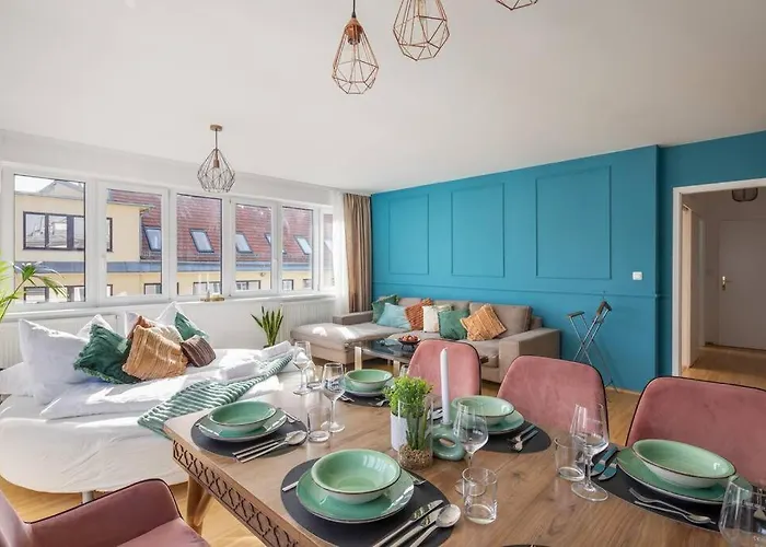 Luxury Loft View - 4 Bedrooms - Gym - Near Centre - Schoenbrunn - Book Parking With Us *
